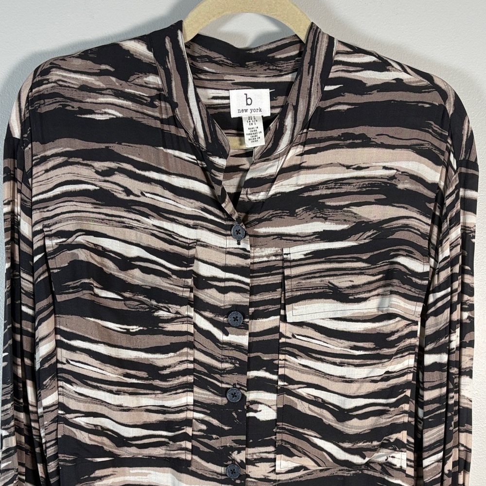 b new york Black and Tan Patterned Button Down Shirt with Pockets - Picture 3 of 10